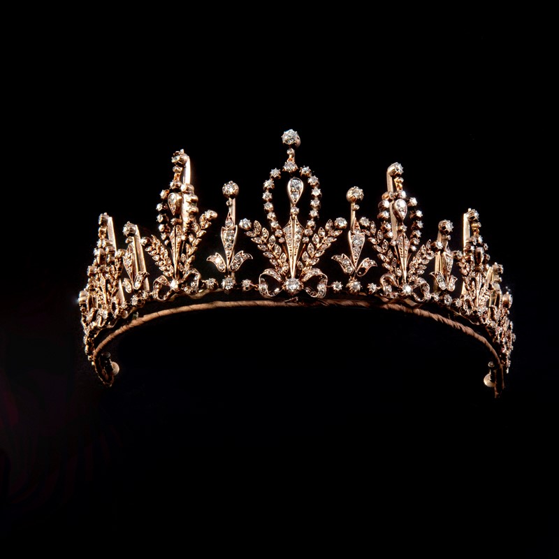 Stunning Tiara Heads Up a Sparkling Jewellery Sale...